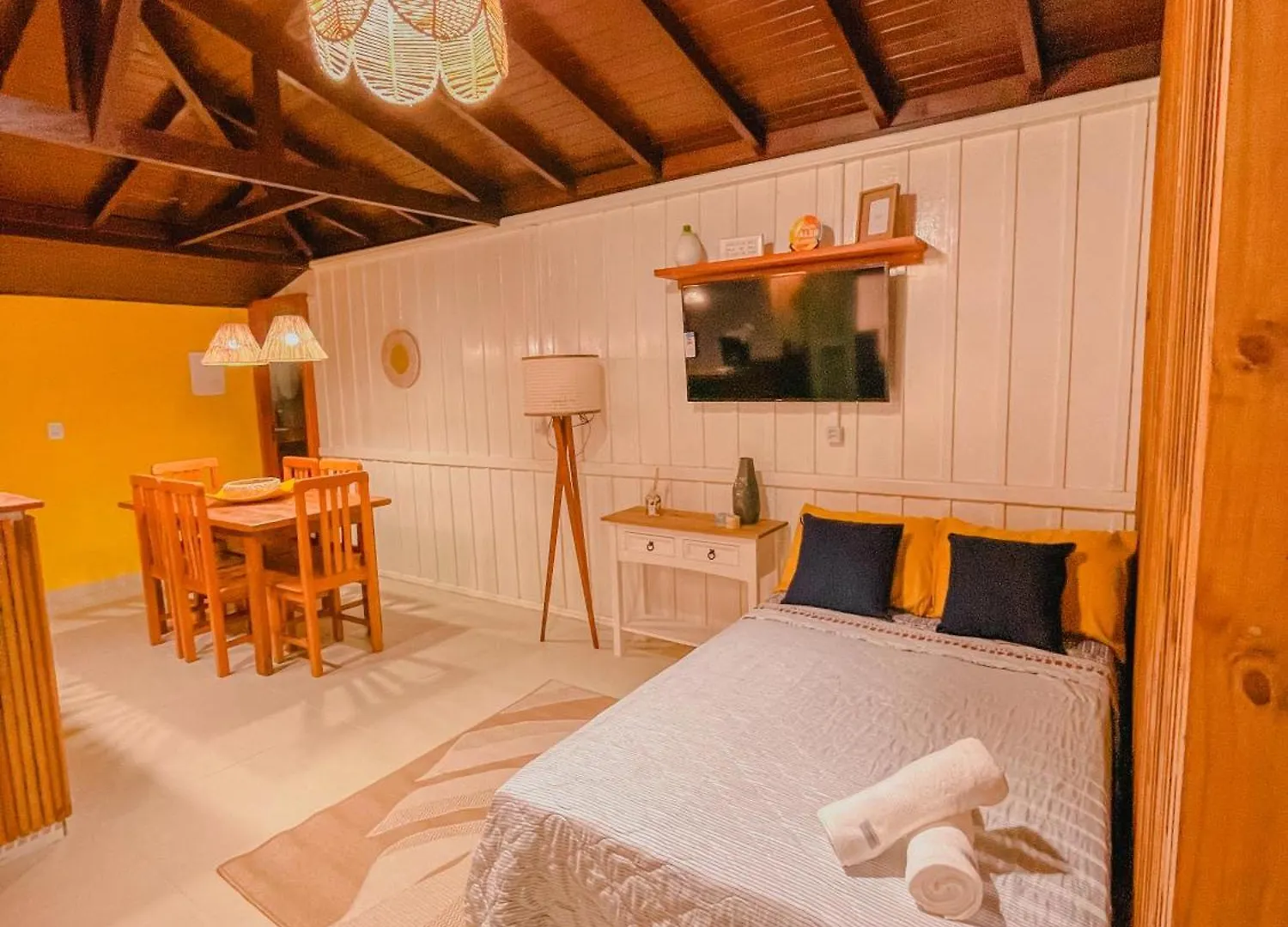 Shangri La Casas E Studios Praia do Rosa 0*,