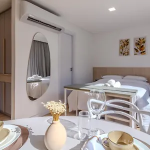 Loft Novo Todo Mobiliado Com Wifi Piscina E Proximo A Oktober Apartamento